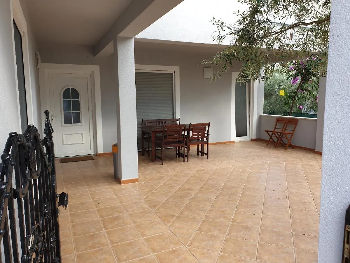 Apartments Villa Arancia Peruski 0*,  Croatia