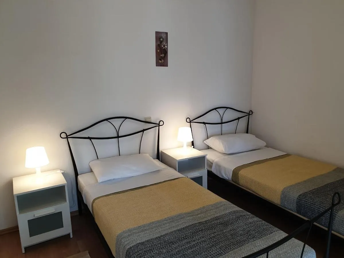 Apartments Villa Arancia Peruski