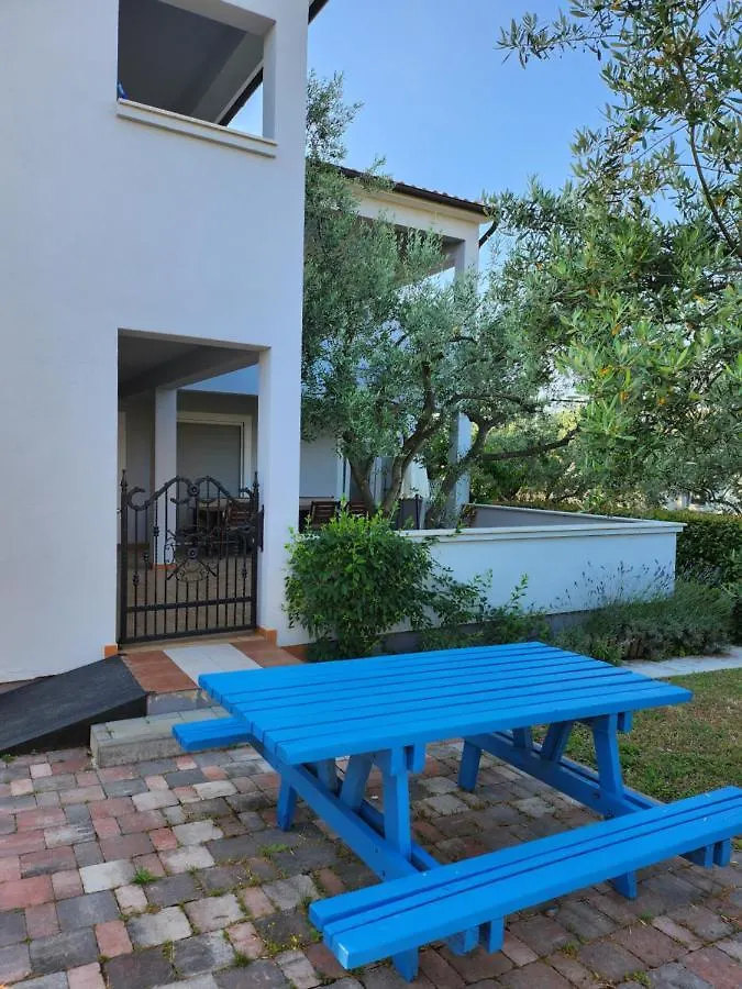 Apartments Villa Arancia Peruski